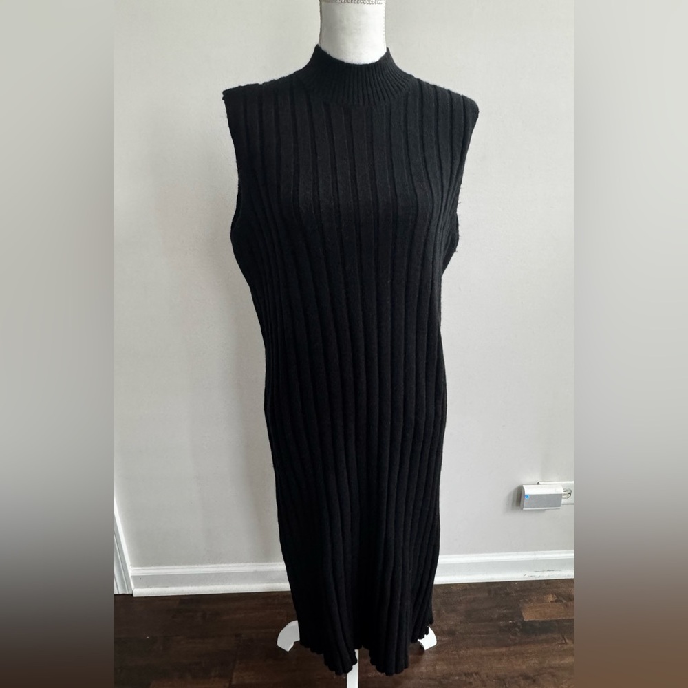 Ophelia Roe Elegant Black Ribbed Dress